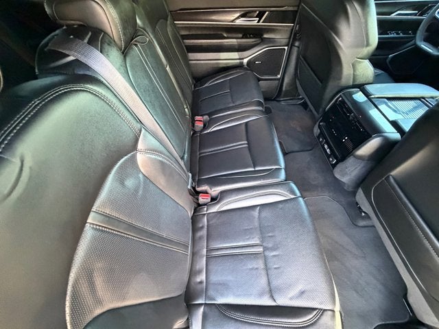 2024 Jeep Wagoneer BASE