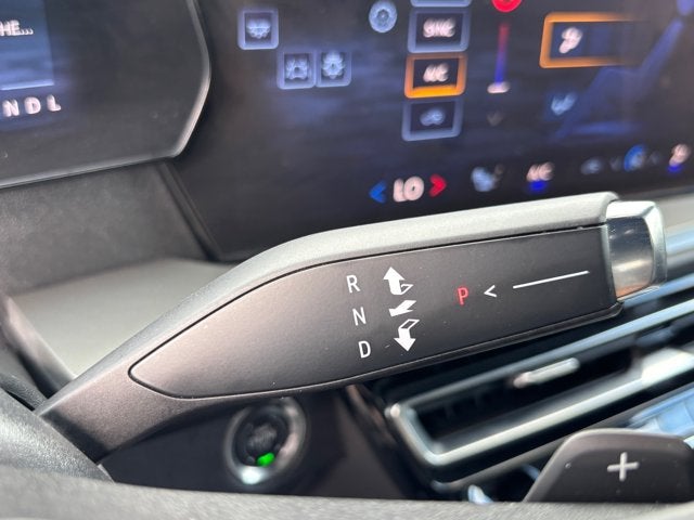 2025 Chevrolet Traverse AWD LT