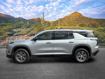 2025 Chevrolet Traverse AWD LT