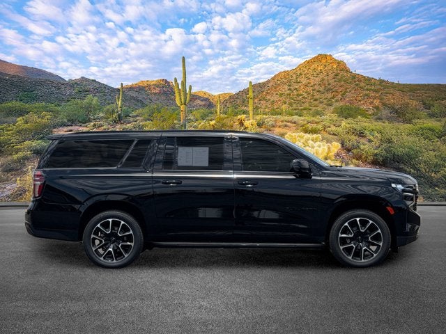 2023 Chevrolet Suburban RST