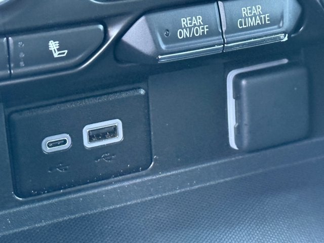 2024 Chevrolet Suburban RST