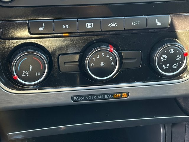2015 Volkswagen Passat Base
