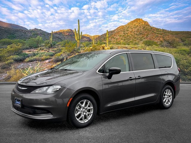 2023 Chrysler Voyager LX