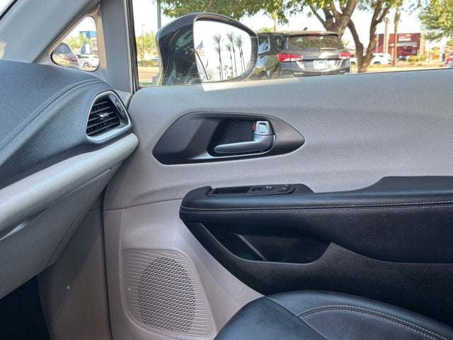 2024 Chrysler Pacifica Hybrid Select