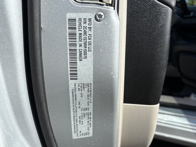 2024 Chrysler Pacifica Hybrid Select