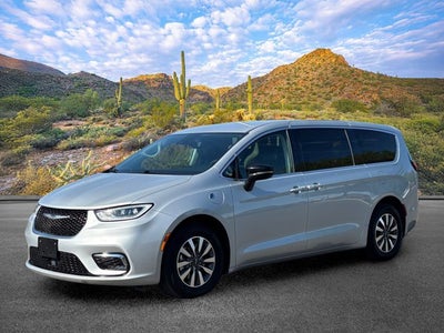 2024 Chrysler Pacifica Hybrid Select