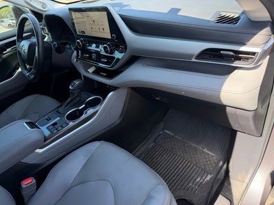 2023 Toyota Highlander Base