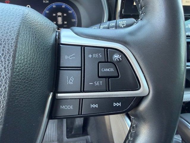 2023 Toyota Highlander Base