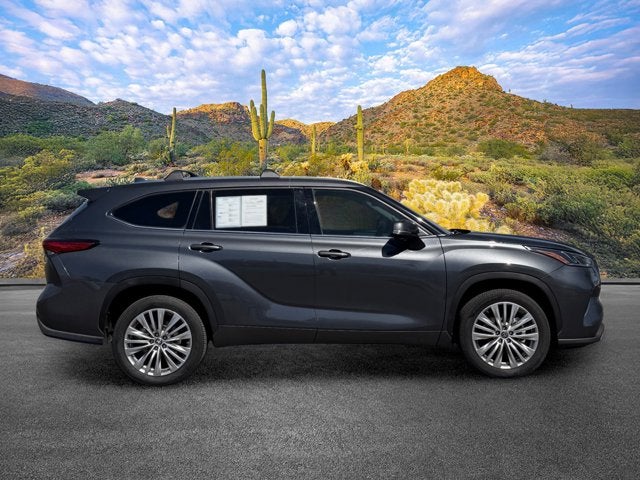 2023 Toyota Highlander Base