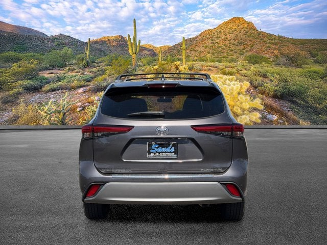 2023 Toyota Highlander Base