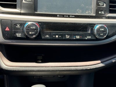 2018 Toyota Highlander Base