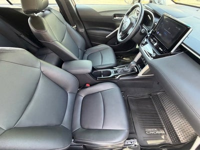 2025 Toyota Corolla Cross XLE
