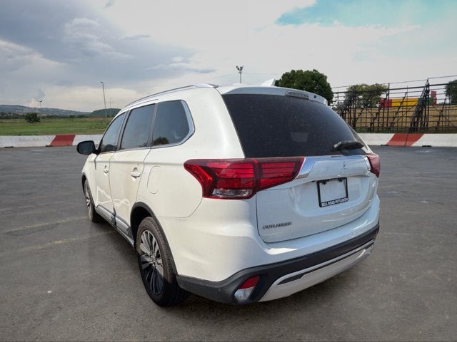 2020 Mitsubishi Outlander Base