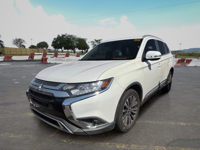 2020 Mitsubishi Outlander Base