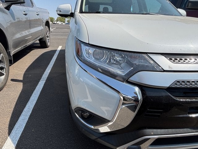 2020 Mitsubishi Outlander Base