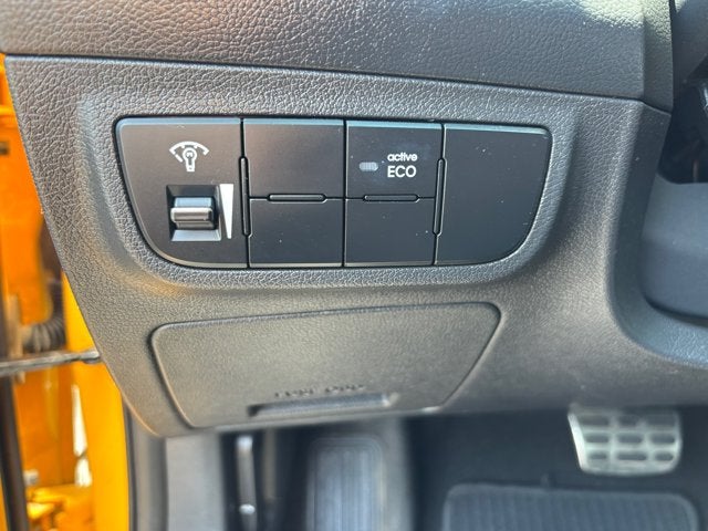 2013 Hyundai Veloster w/Black Int