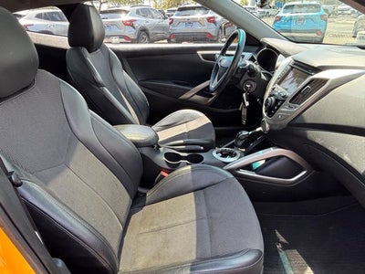 2013 Hyundai Veloster w/Black Int