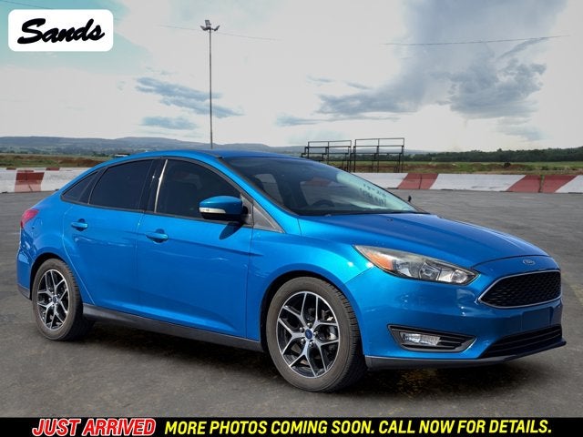 2017 Ford Focus Sedan SEL's photo
