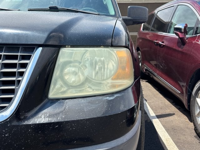 2006 Ford Expedition Base