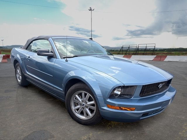 2007 Ford Mustang DELUX