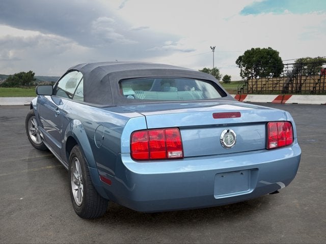 2007 Ford Mustang DELUX