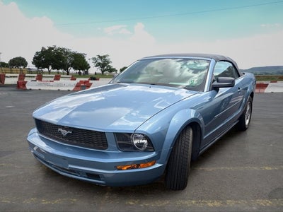 2007 Ford Mustang DELUX