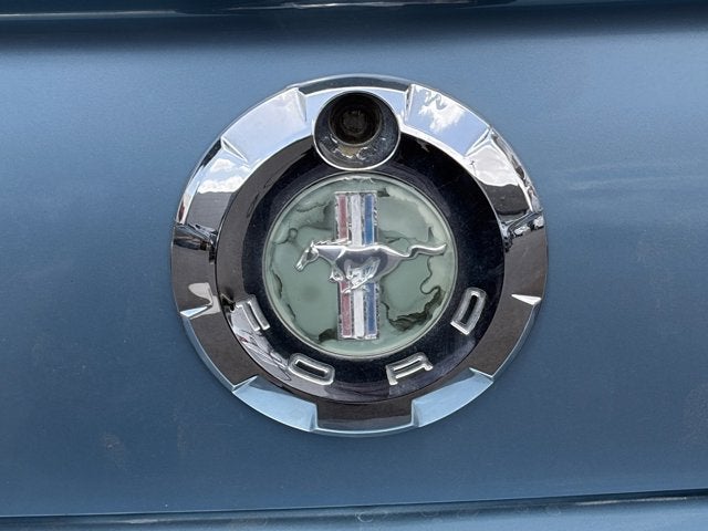 2007 Ford Mustang DELUX