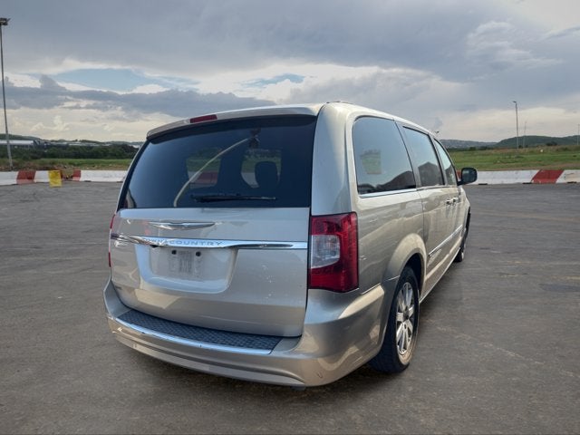 2013 Chrysler Town & Country Touring