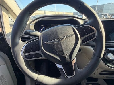 2022 Chrysler Pacifica Hybrid Touring L