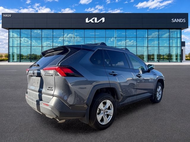 2020 Toyota RAV4 Hybrid XLE