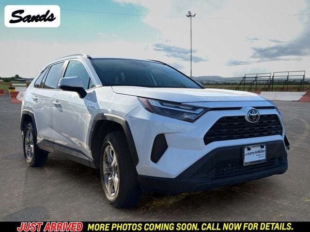 2023 Toyota RAV4 XLE FWD's photo