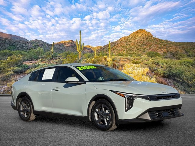 2025 Kia K4 LXS