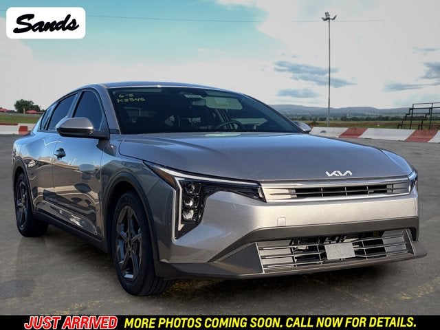 2025 Kia K4 LXS AT's photo