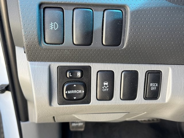 2014 Toyota Tacoma 4WD Double Cab V6 MT (Natl)