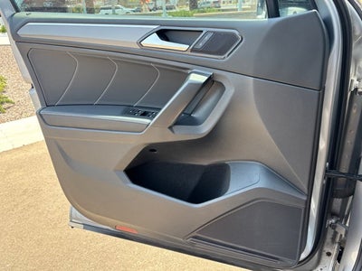 2023 Volkswagen Tiguan SE R-Line Black