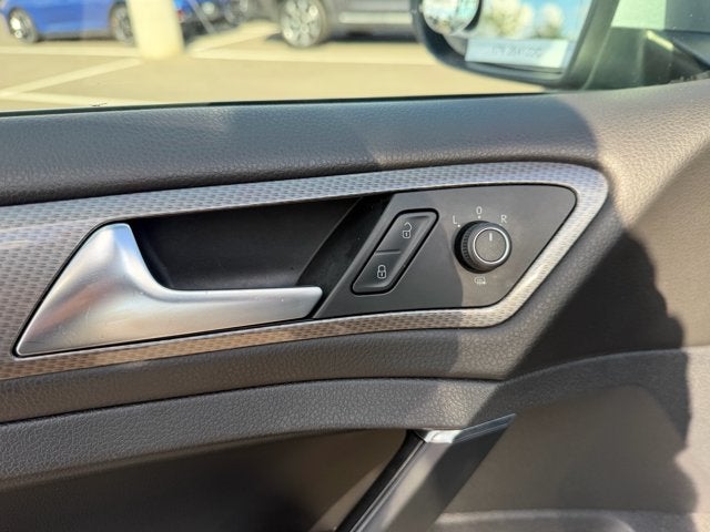 2017 Volkswagen Golf Alltrack Base