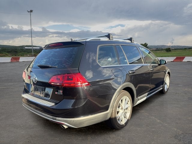 2017 Volkswagen Golf Alltrack Base