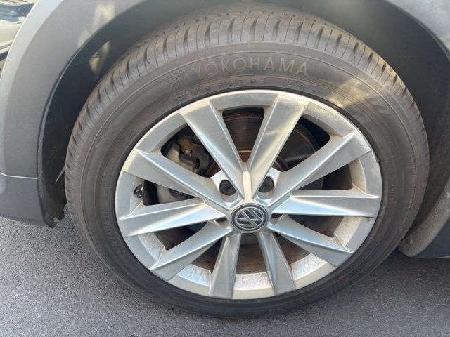 2017 Volkswagen Golf Alltrack Base
