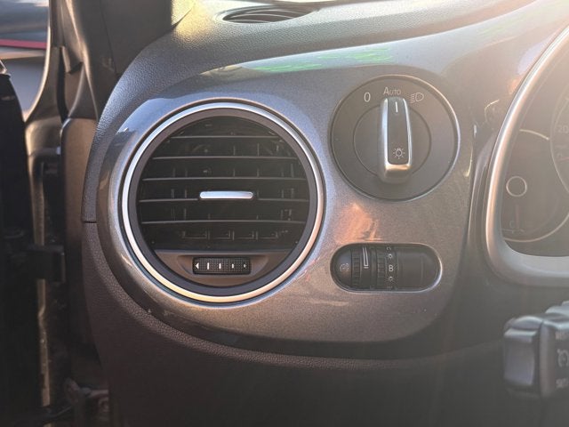 2018 Volkswagen Beetle SE