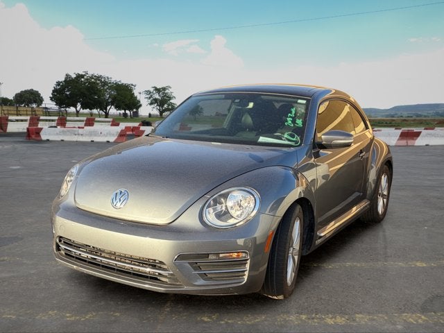 2018 Volkswagen Beetle SE