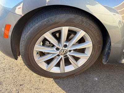 2018 Volkswagen Beetle SE