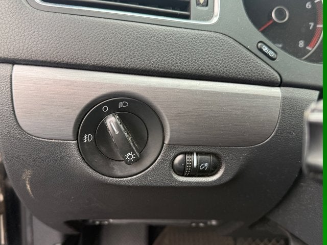 2013 Volkswagen Jetta Base