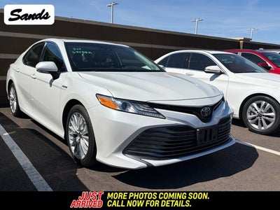 2020 Toyota Camry Hybrid XLE
