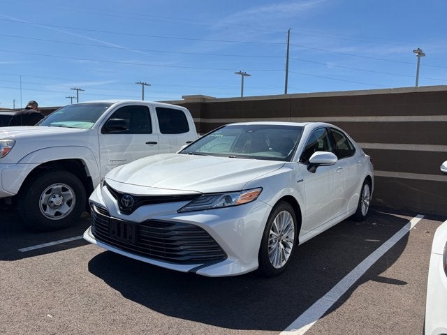 2020 Toyota Camry Hybrid XLE