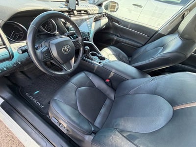 2020 Toyota Camry Hybrid XLE