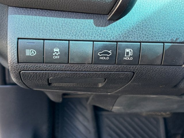 2020 Toyota Camry Hybrid XLE