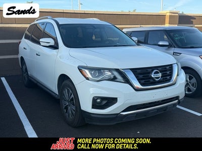 2020 Nissan Pathfinder SV