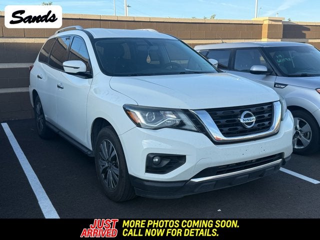 2020 Nissan Pathfinder SV