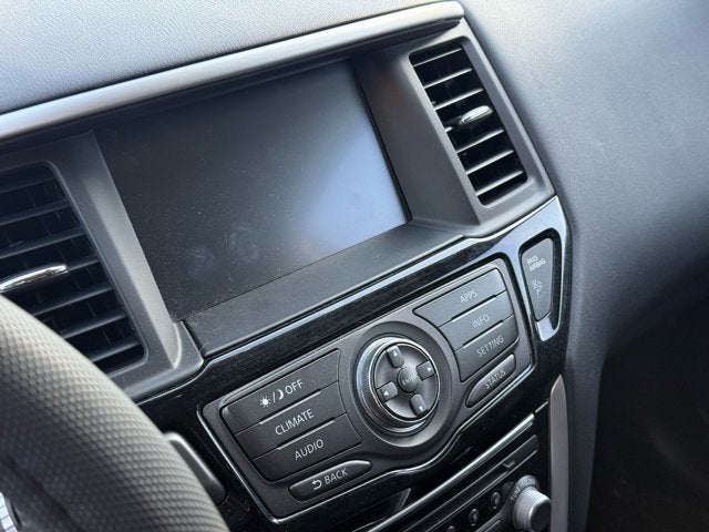 2020 Nissan Pathfinder SV