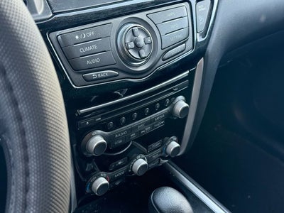 2020 Nissan Pathfinder SV